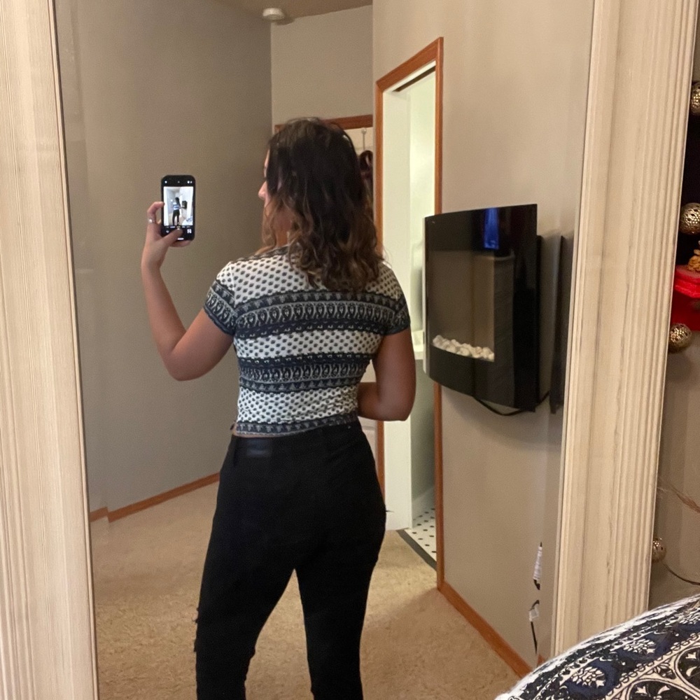 Top - Picture 2 of 2